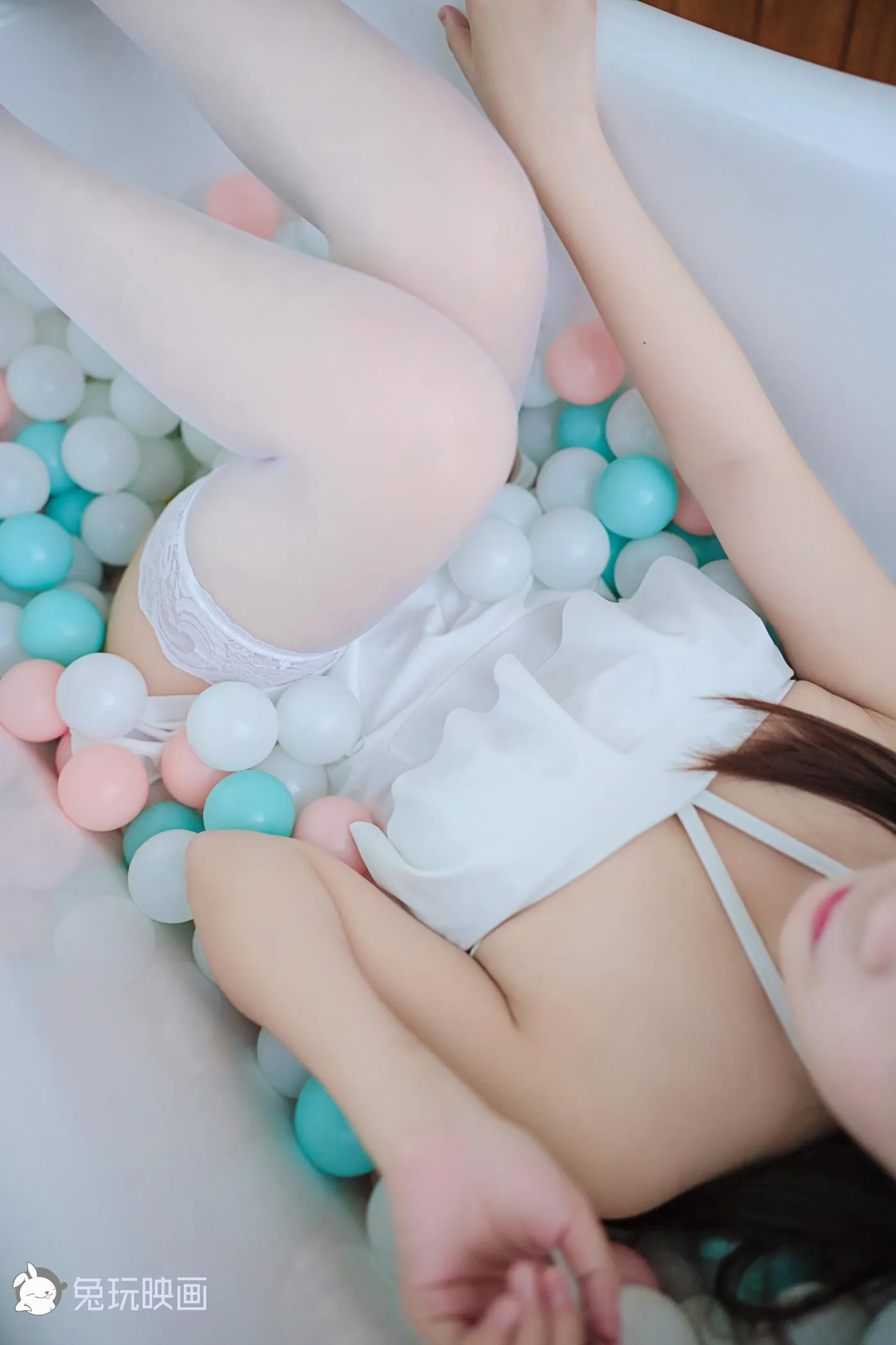 御子Yumiko – NO.06 御子的白裙 [47P]插图4